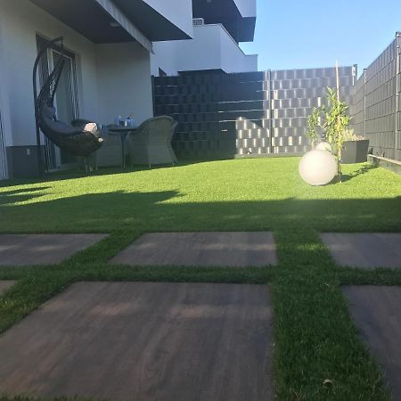Hedonist-Luxury 2 Bedroom Apartment With Private Hot Tub, Garden And Free Parking 트로기르 외부 사진