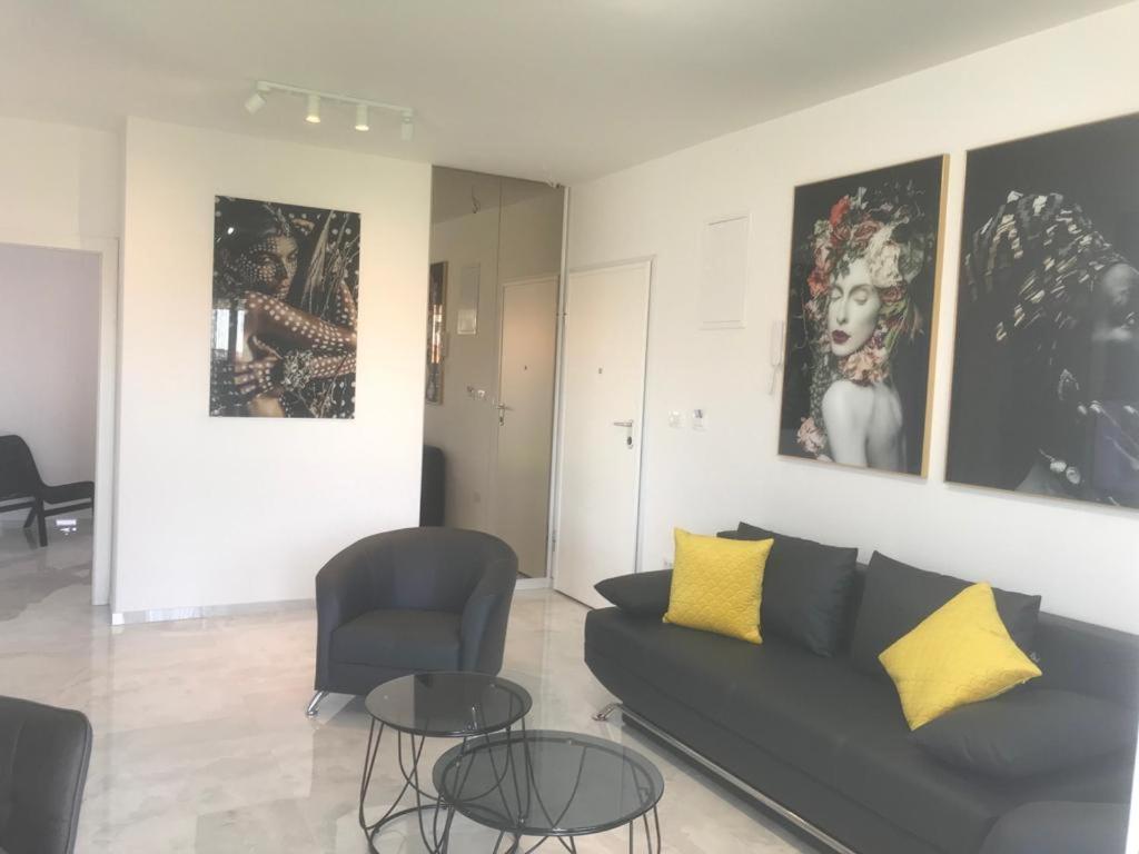 Hedonist-Luxury 2 Bedroom Apartment With Private Hot Tub, Garden And Free Parking 트로기르 외부 사진