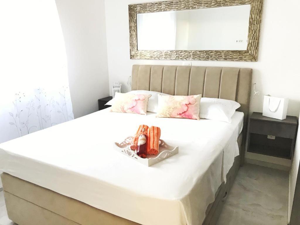 Hedonist-Luxury 2 Bedroom Apartment With Private Hot Tub, Garden And Free Parking 트로기르 외부 사진