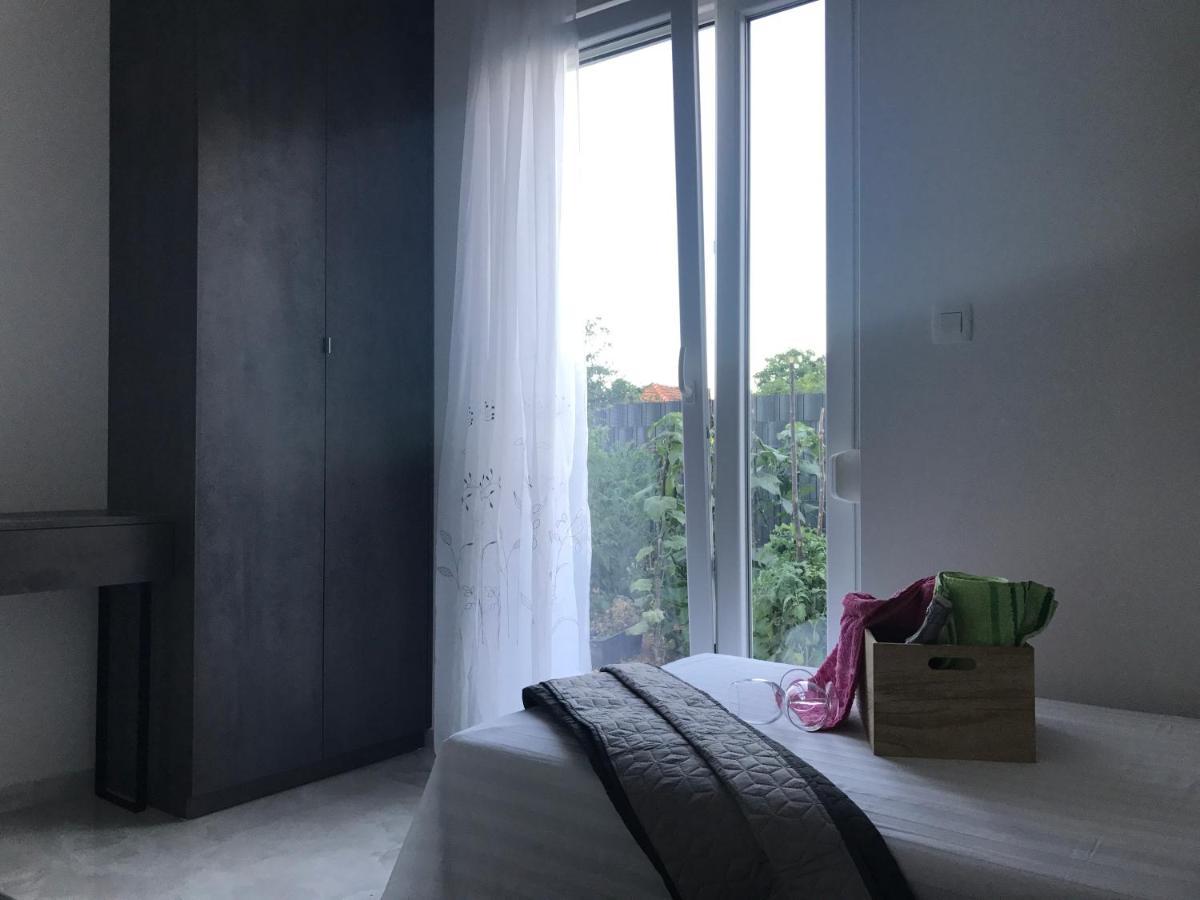 Hedonist-Luxury 2 Bedroom Apartment With Private Hot Tub, Garden And Free Parking 트로기르 외부 사진